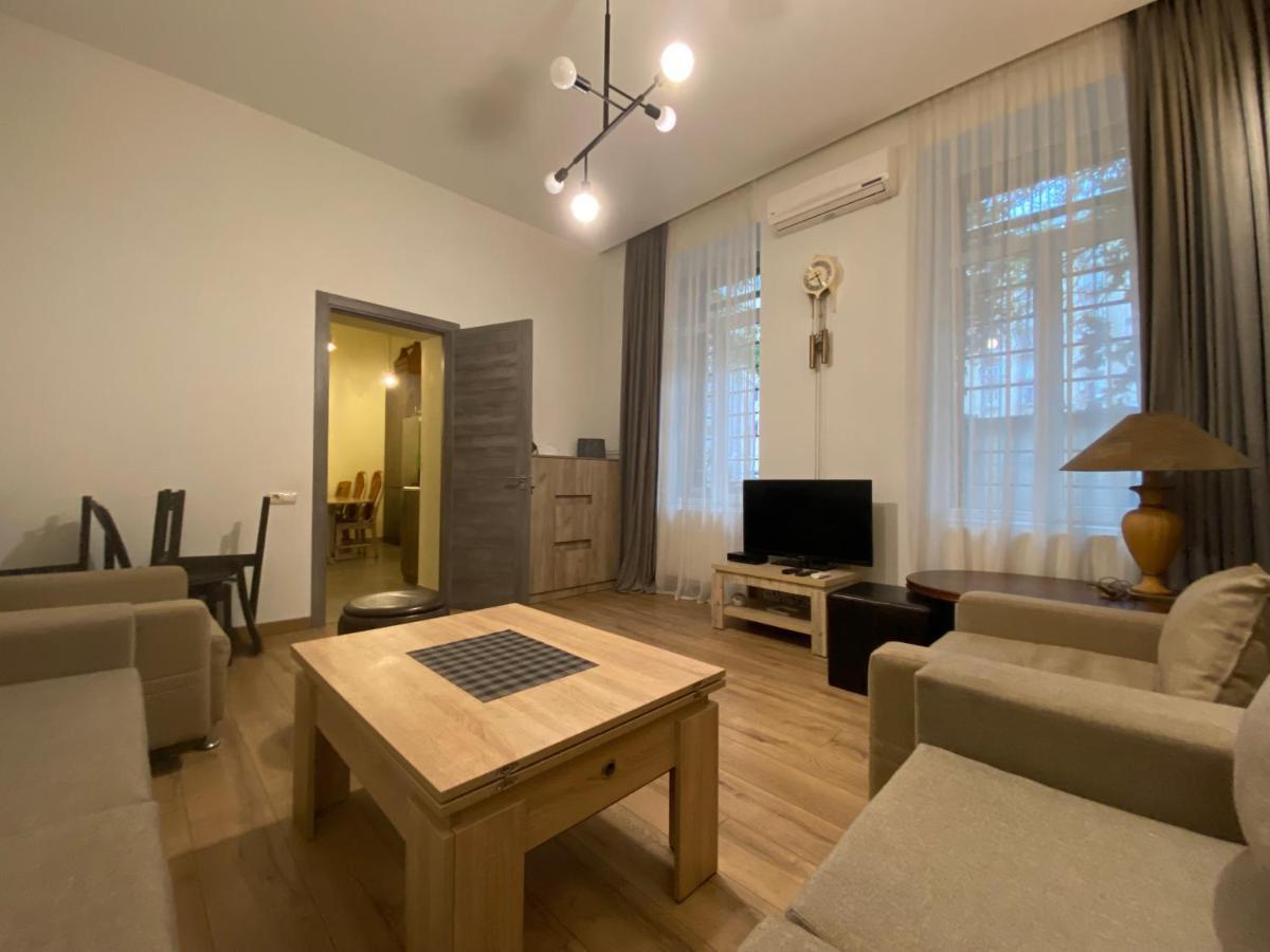 Nice Loft On Uznadze Street Tbilisi Exterior foto